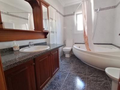 Winter: Ebenerdiges Chalet mit Gaszentralheizung, Pool und Garten in Cala Murada -- CH 11