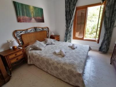 Winter: Ebenerdiges Chalet mit Gaszentralheizung, Pool und Garten in Cala Murada -- CH 11