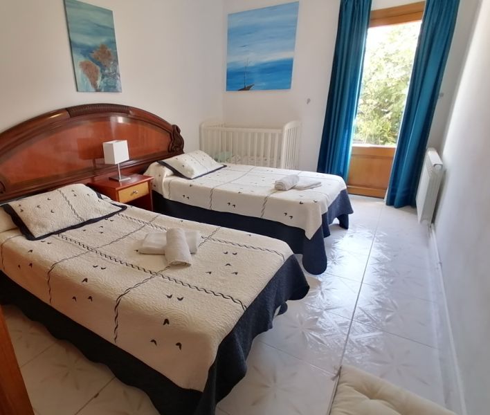 Winter: Ebenerdiges Chalet mit Gaszentralheizung, Pool und Garten in Cala Murada -- CH 11