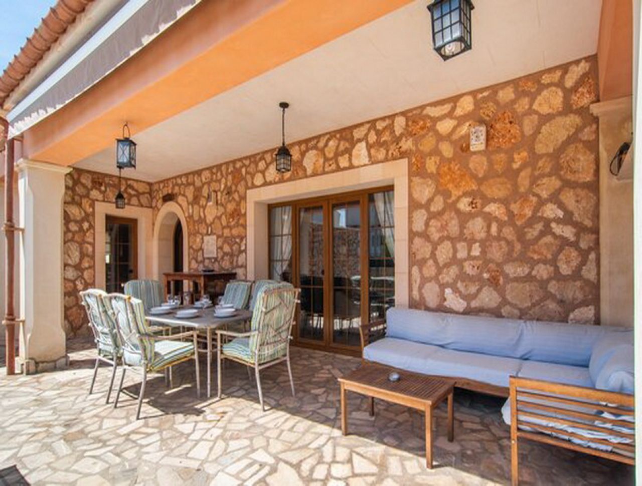 Winter: Single-storey chalet with oil central heating and garden in a quiet location of Porto Colom 