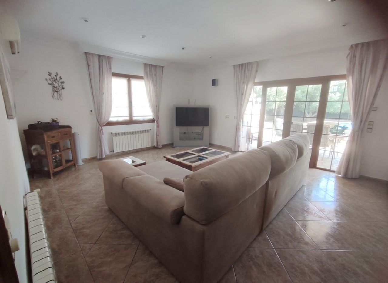 Winter: Single-storey chalet with oil central heating and garden in a quiet location of Porto Colom 