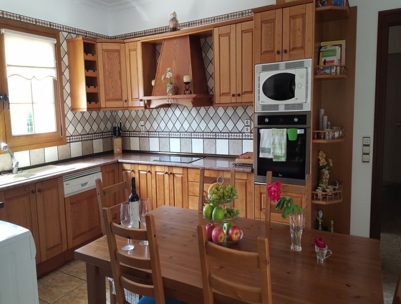 Winter: Single-storey chalet with oil central heating and garden in a quiet location of Porto Colom 