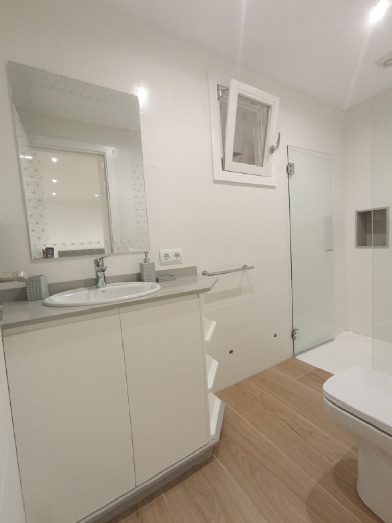 WINTER: Elegant and large finca with dream views and heating near Porreres --- F 36 WT