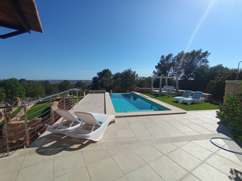 WINTER: Elegant and large finca with dream views and heating near Porreres --- F 36 WT