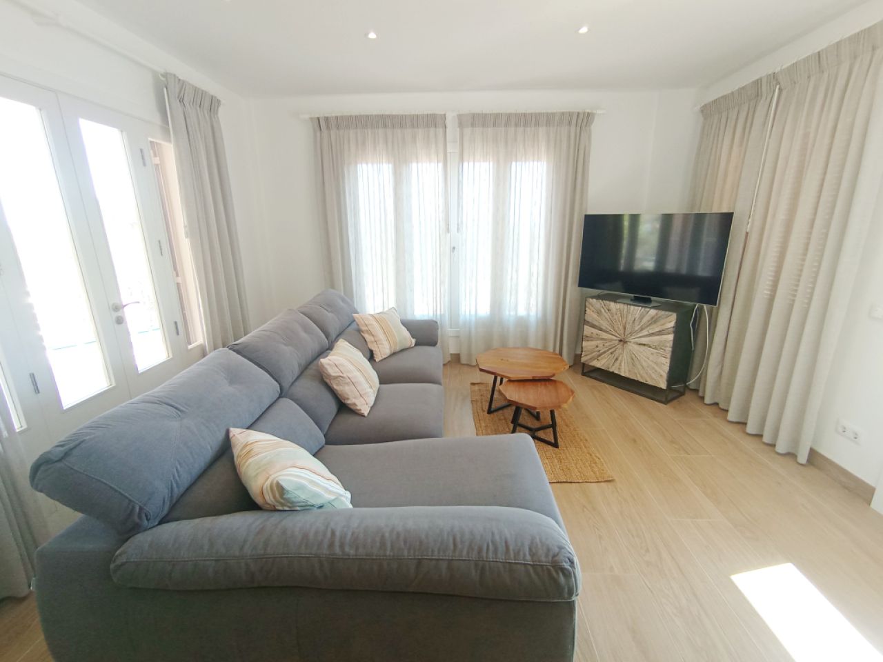 WINTER: Elegant and large finca with dream views and heating near Porreres --- F 36 WT