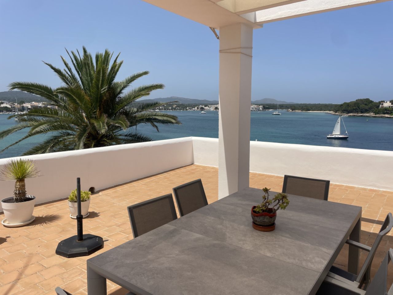 Winter: Elegantes Chalet mit Ölzentralheizung in 1. LInie der Küste von Portocolom --- CH 08 WT