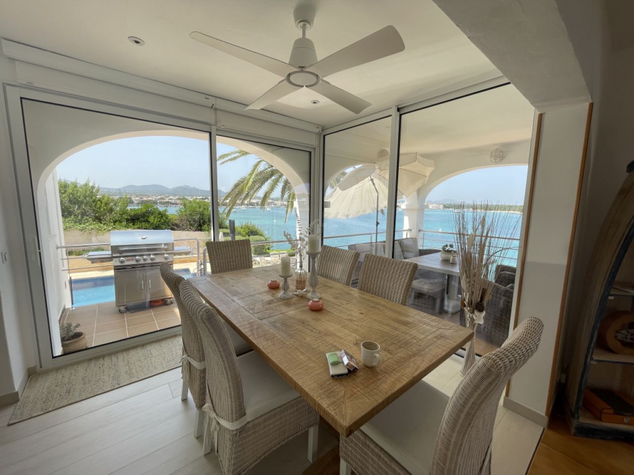 Winter: Elegantes Chalet mit Ölzentralheizung in 1. LInie der Küste von Portocolom --- CH 08 WT