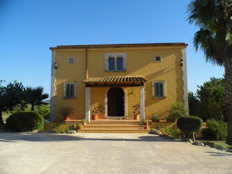 INVIERNO: Acogedora finca con calefacción, piscina en Cas Concos -- F 62 WT