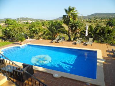 INVIERNO: Acogedora finca con calefacción, piscina en Cas Concos -- F 62 WT