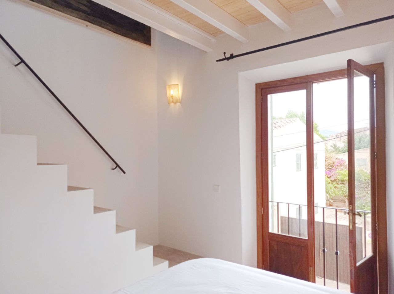 WINTER: Well-kept and renovated village house with courtyard in Cas Concos --- DH 66 WT