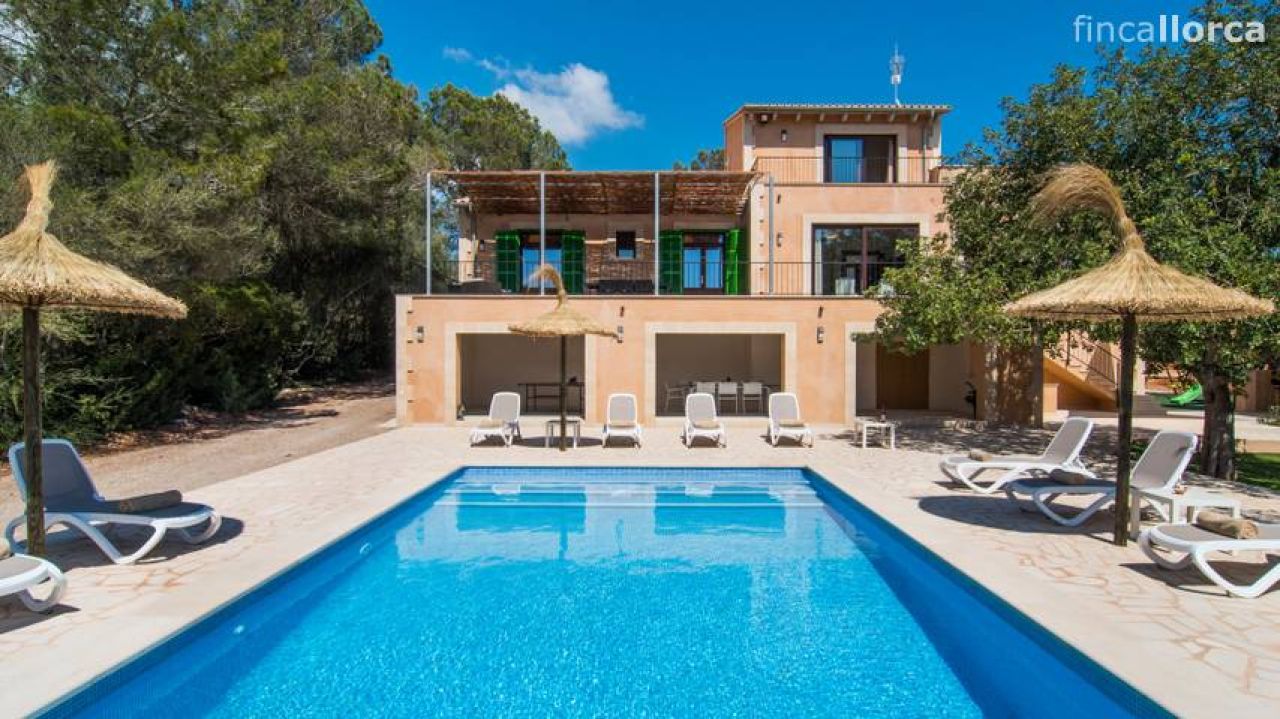 WINTER: Grosse Finca mit Fussbodenheizung, Pool und vielen Extras bei Campos -- F 27 WT