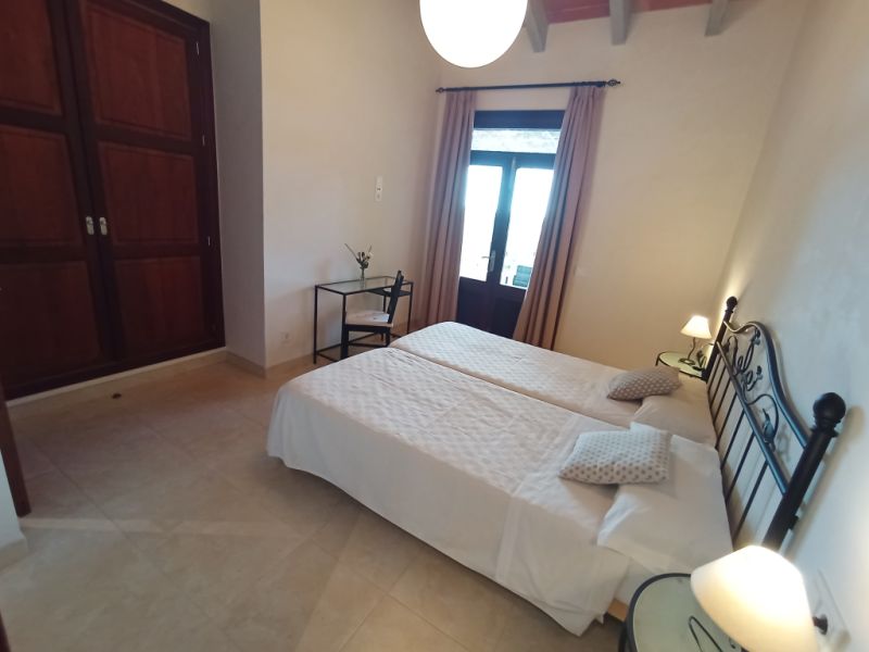 WINTER: Large finca with underfloor heating, pool and many extras near Campos -- F 27 WT