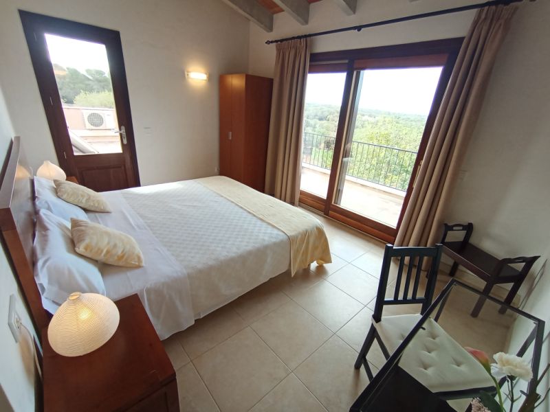 WINTER: Large finca with underfloor heating, pool and many extras near Campos -- F 27 WT