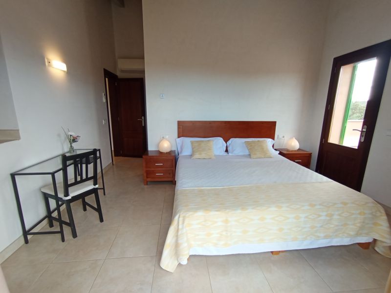 WINTER: Large finca with underfloor heating, pool and many extras near Campos -- F 27 WT