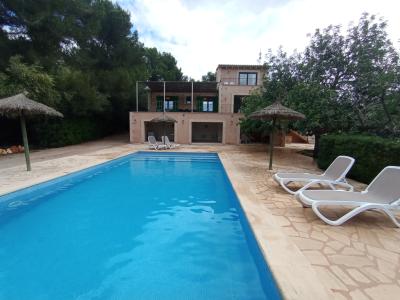WINTER: Large finca with underfloor heating, pool and many extras near Campos -- F 27 WT