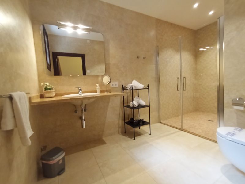 WINTER: Large finca with underfloor heating, pool and many extras near Campos -- F 27 WT