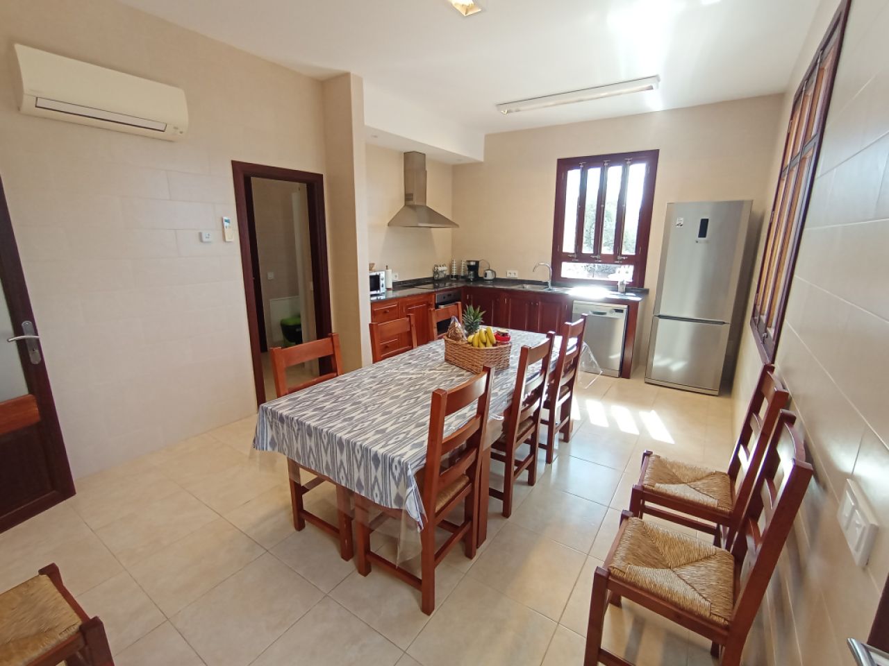 WINTER: Large finca with underfloor heating, pool and many extras near Campos -- F 27 WT