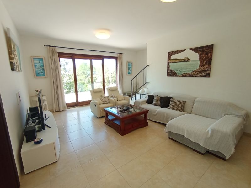 WINTER: Large finca with underfloor heating, pool and many extras near Campos -- F 27 WT