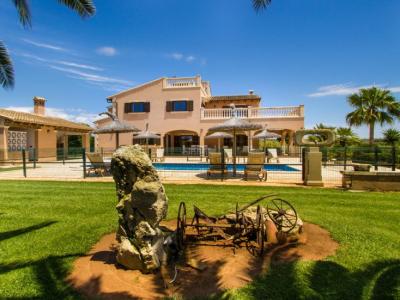 Winter: Grosse Finca mit Heizung, Pool und BBQ zwischen Ses Salines und Colonia St. Jordi -- F 37 WT