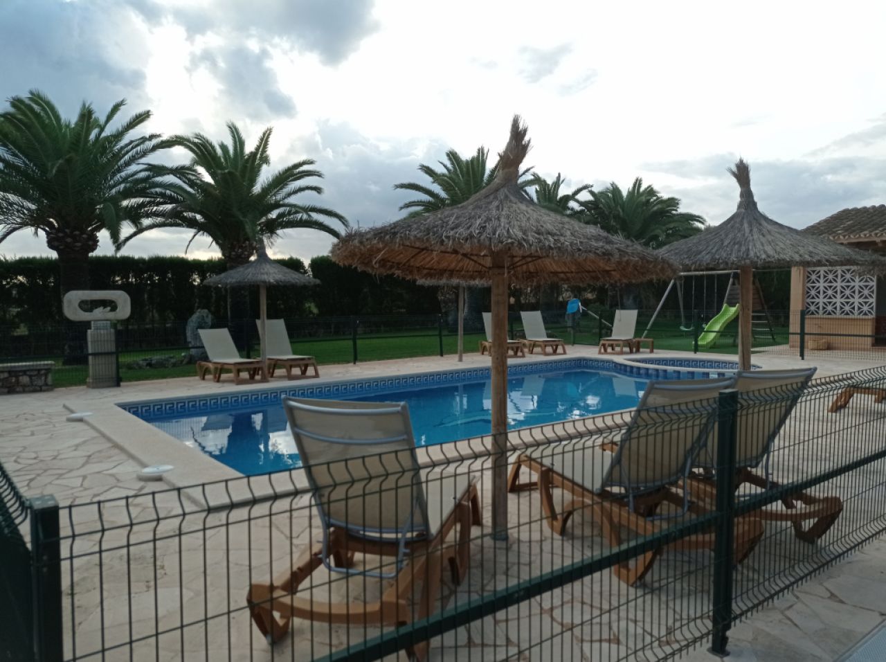 Winter: Grosse Finca mit Heizung, Pool und BBQ zwischen Ses Salines und Colonia St. Jordi -- F 37 WT