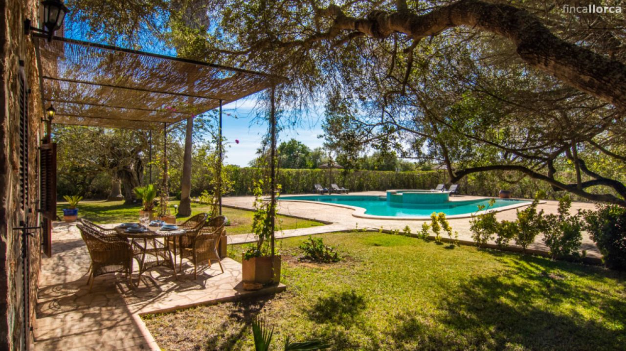 INVIERNO: Gran finca con calefacción, piscina y en una zona tranquila cerca de Felanitx -- F 13 WT