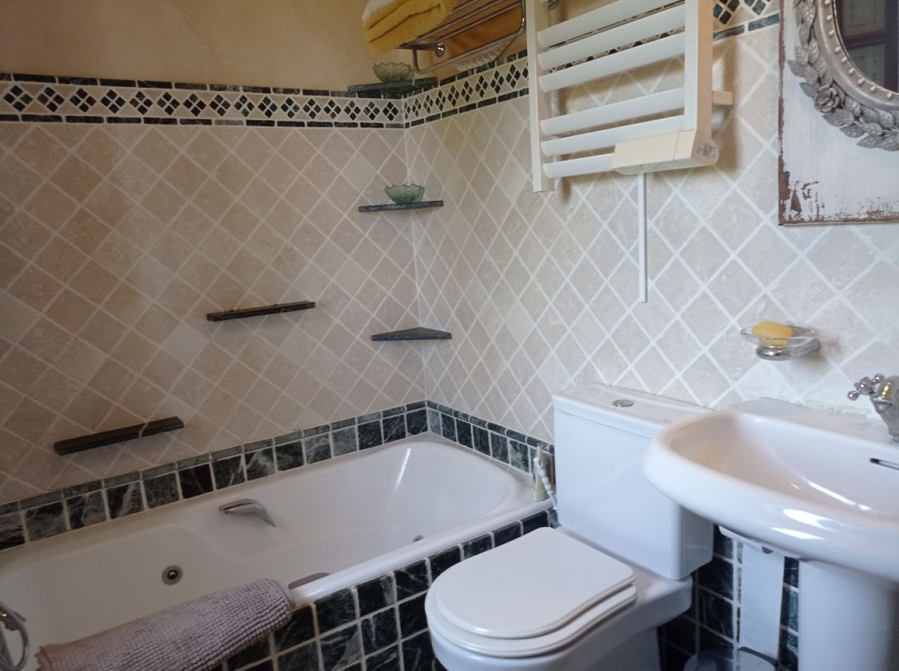 Winter: Grosse Finca mit traumhaftem Garten  bei Ses Salines -- F  63 WT