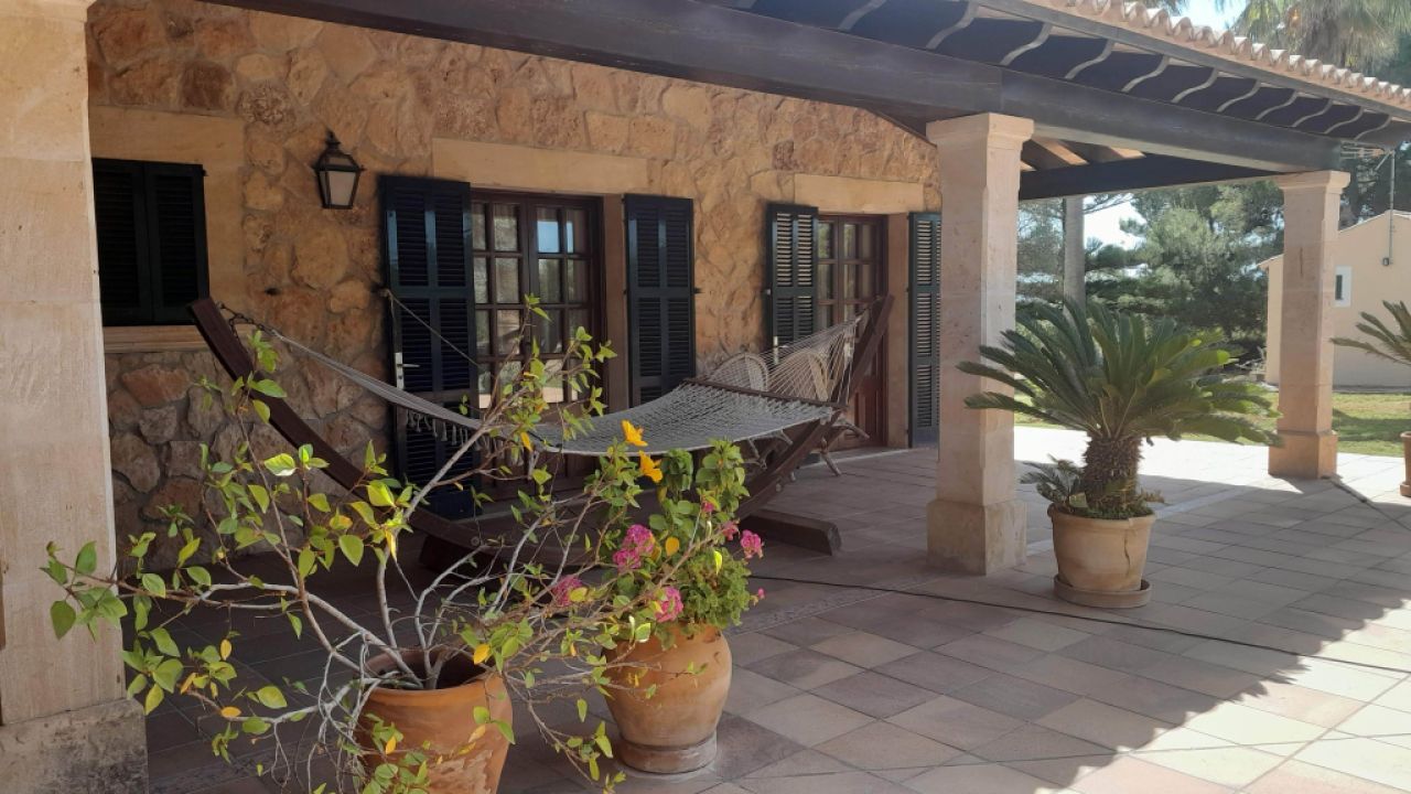 Winter: Grosse Finca mit traumhaftem Garten  bei Ses Salines -- F  63 WT