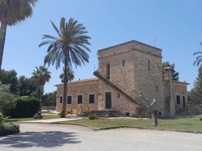 Winter: Grosse Finca mit traumhaftem Garten  bei Ses Salines -- F  63 WT