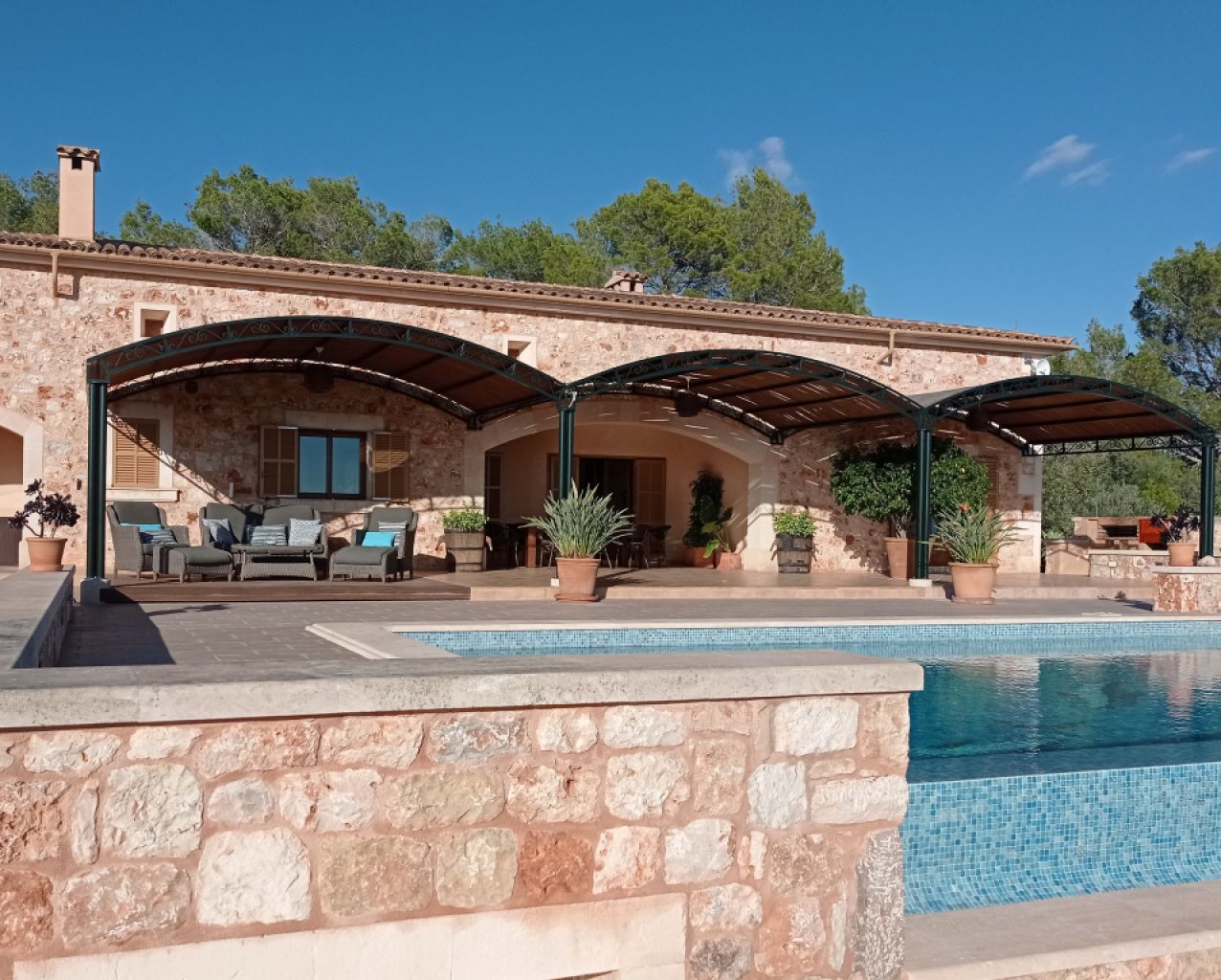 WINTER: Impressive finca with pool, heating and beautiful views -- F 02 WT