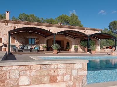 WINTER: Impressive finca with pool, heating and beautiful views -- F 02 WT