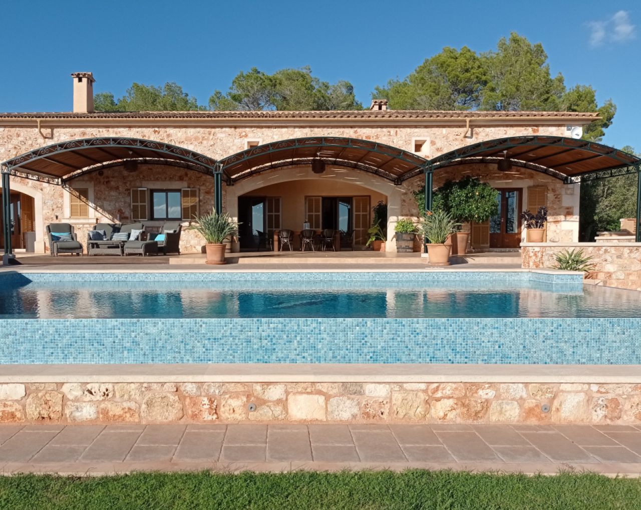 WINTER: Impressive finca with pool, heating and beautiful views -- F 02 WT