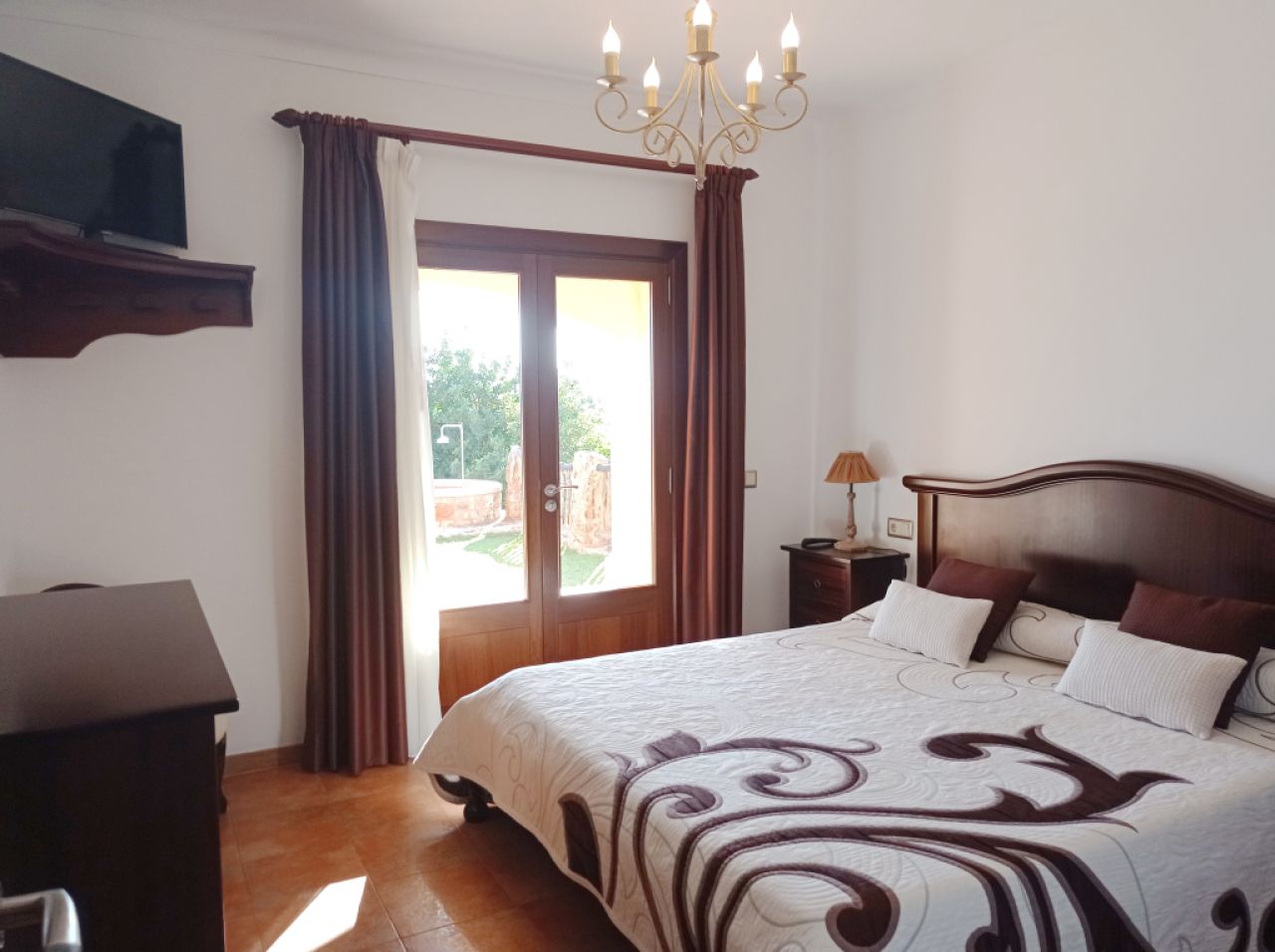 WINTER: Impressive finca with pool, heating and beautiful views -- F 02 WT