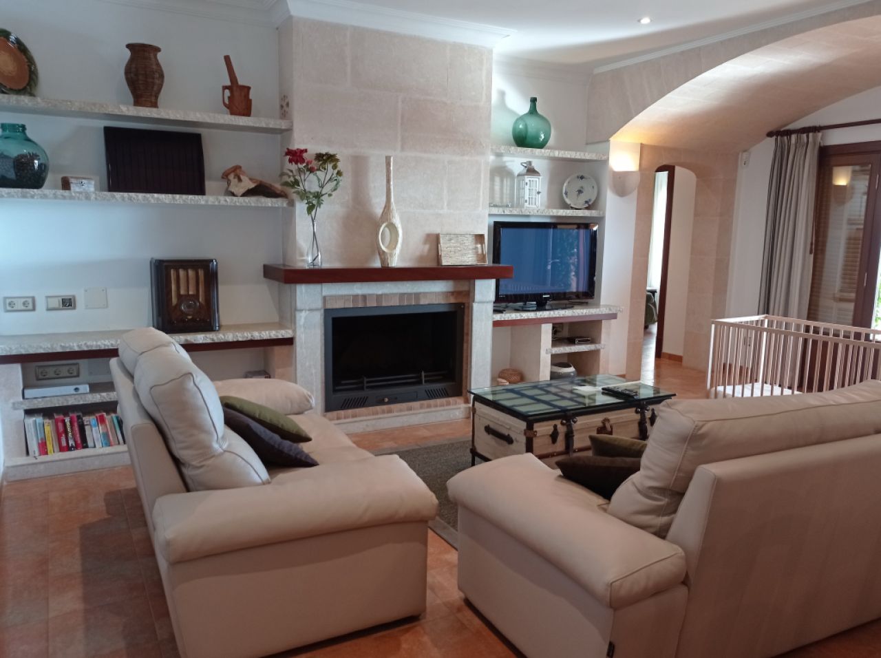 WINTER: Impressive finca with pool, heating and beautiful views -- F 02 WT