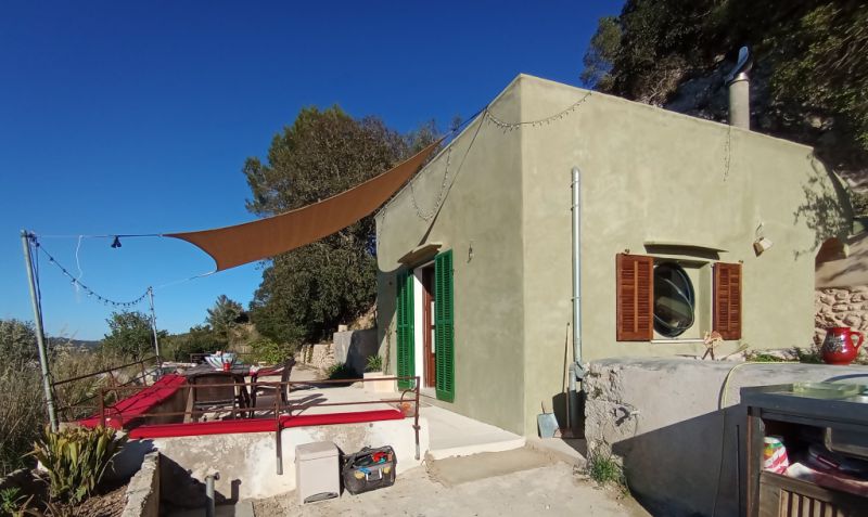 WINTER: Small cottage in the mountains near Felanitx --- C 11 WT
