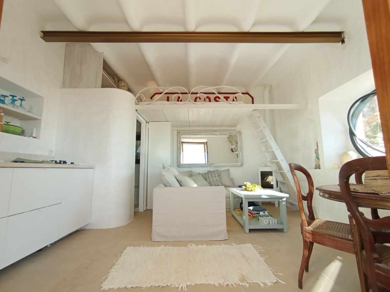 WINTER: Small cottage in the mountains near Felanitx --- C 11 WT