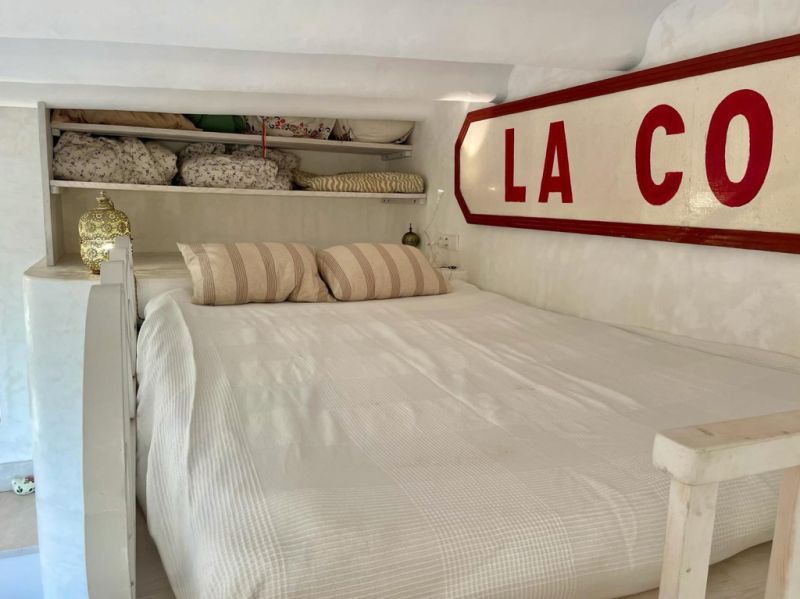 WINTER: Small cottage in the mountains near Felanitx --- C 11 WT