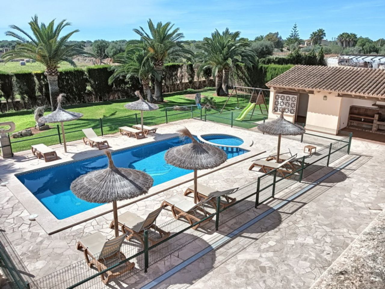 WINTER: Moderne und grosse Finca mit Pool bei Ses Salines -- F 37 WT