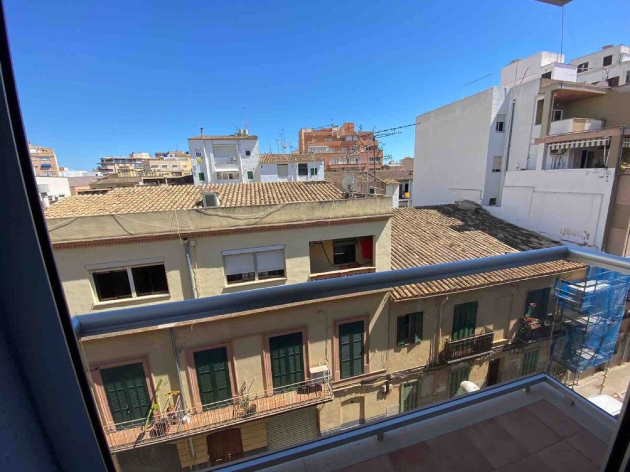 WINTER: Moderne und neu ausgebaute  Wohnung mit Dachterrasse in Palma --- AP 12 WT
