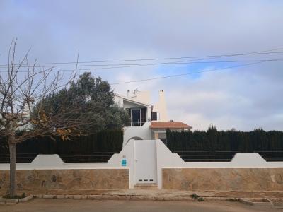 INVIERNO: Moderno chalet de 2 plantas con aire acondicionado, piscina en una zona tranquila de Estan