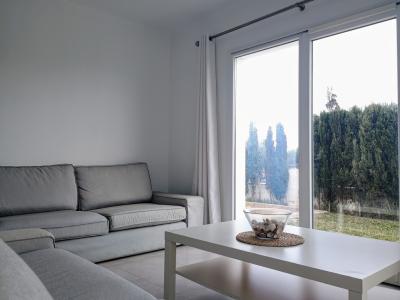 INVIERNO: Moderno chalet de 2 plantas con aire acondicionado, piscina en una zona tranquila de Estan