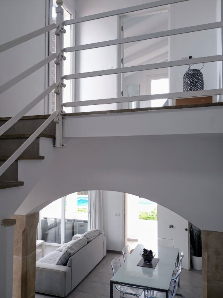 INVIERNO: Moderno chalet de 2 plantas con aire acondicionado, piscina en una zona tranquila de Estan