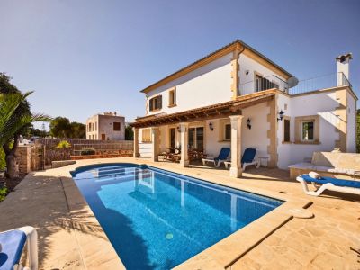 Winter: Modernes 2 Etagenchalet mit AC, Pool und Garage in Porto Colom -- CH 02 WT