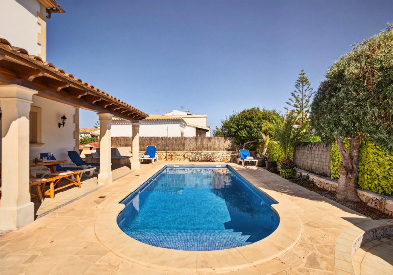 Winter: Modernes 2 Etagenchalet mit AC, Pool und Garage in Porto Colom -- CH 02 WT