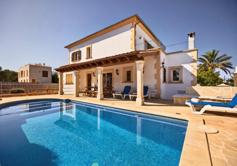 Winter: Modernes 2 Etagenchalet mit AC, Pool und Garage in Porto Colom -- CH 02 WT