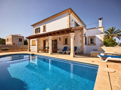 Winter: Modernes 2 Etagenchalet mit AC, Pool und Garage in Porto Colom -- CH 02 WT