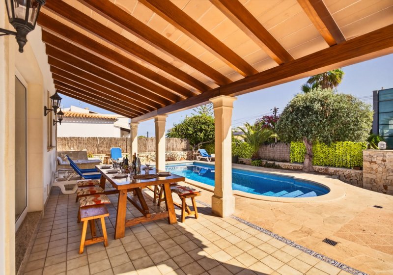 Winter: Modernes 2 Etagenchalet mit AC, Pool und Garage in Porto Colom -- CH 02 WT