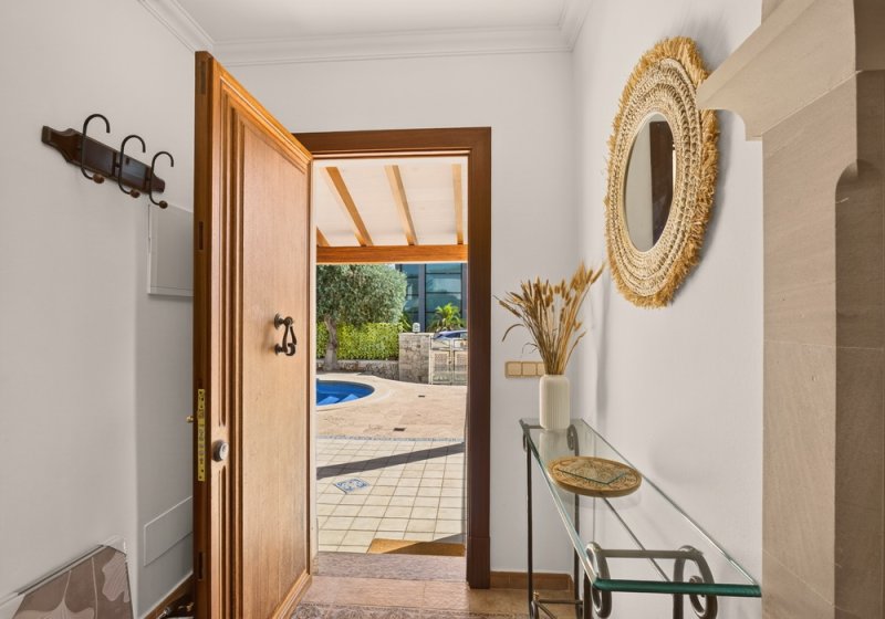 Winter: Modernes 2 Etagenchalet mit AC, Pool und Garage in Porto Colom -- CH 02 WT