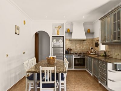 Winter: Modernes 2 Etagenchalet mit AC, Pool und Garage in Porto Colom -- CH 02 WT