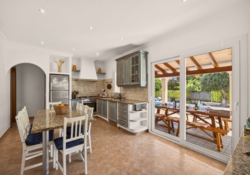 Winter: Modernes 2 Etagenchalet mit AC, Pool und Garage in Porto Colom -- CH 02 WT