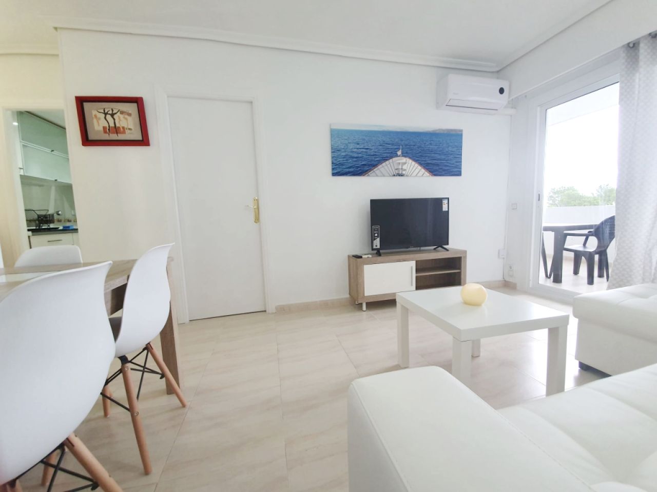 WINTER: Modernes Ap mit Gemeinschaftspool und Tennisplatz am Hafen von Alcudia --- AP 24 WT